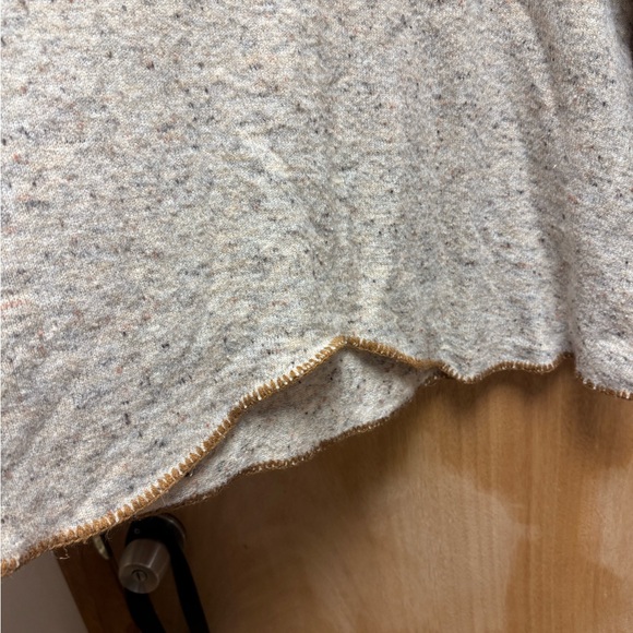 HEM & THREAD tan speckled sweater size L - Picture 3 of 5
